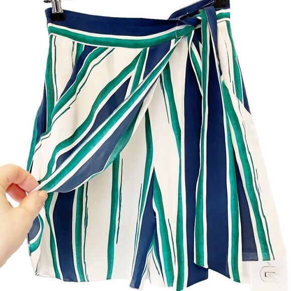 Chloe Silk stripe shorts in size 34 made in France - Picture 3 of 15